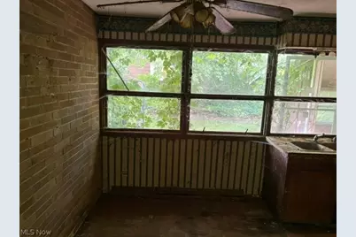 2033 Scenic Way, Akron, OH 44312 - Photo 5