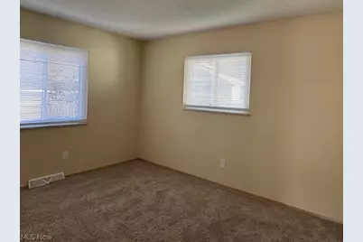 807 Albemarle Avenue, Cuyahoga Falls, OH 44221 - Photo 9