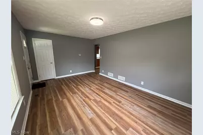 1045 Nome Avenue, Akron, OH 44320 - Photo 3