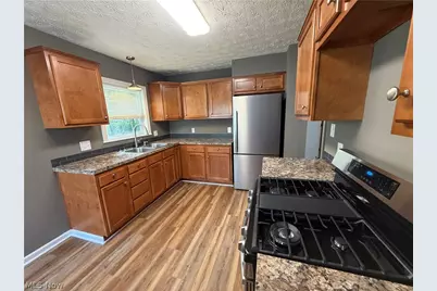 1045 Nome Avenue, Akron, OH 44320 - Photo 7