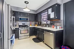 376 Deepwood Dr, Wadsworth, OH 44281 - Photo 9