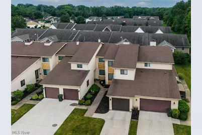 376 Deepwood Drive #376, Wadsworth, OH 44281 - Photo 3