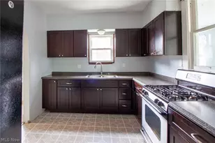 1869 Springfield Center Rd, Akron, OH 44312 - Photo 9