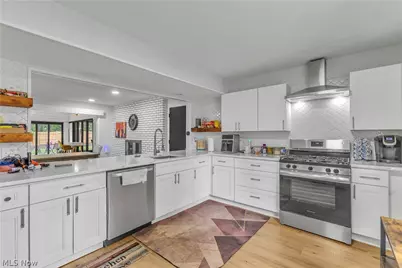 607 Castle Boulevard, Akron, OH 44313 - Photo 5