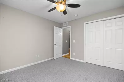 3502 Astor Lane, Lorain, OH 44053 - Photo 17