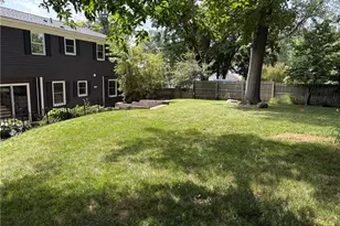 2457 Greenhaven Dr, Akron, OH 44333 - Photo 3