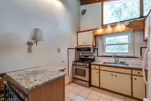 3721 N Sunnyfield Dr, Copley, OH 44321 - Photo 9