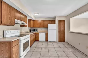 1543 Whitehall Blvd, Kent, OH 44240 - Photo 7