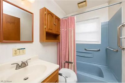2400 40th Street NE, Canton, OH 44705 - Photo 13