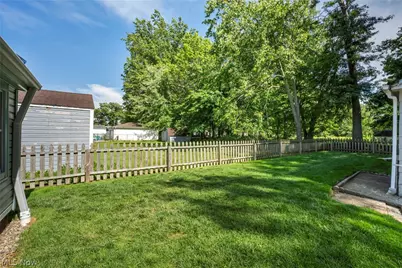 35494 Blanch Avenue, Eastlake, OH 44095 - Photo 23