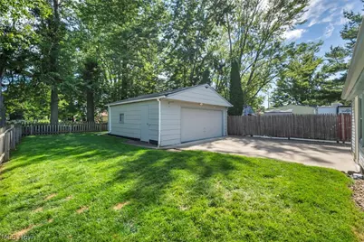 35494 Blanch Avenue, Eastlake, OH 44095 - Photo 25