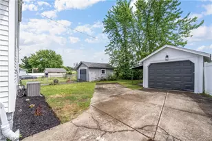 27 Erskine Ave, Youngstown, OH 44512 - Photo 23