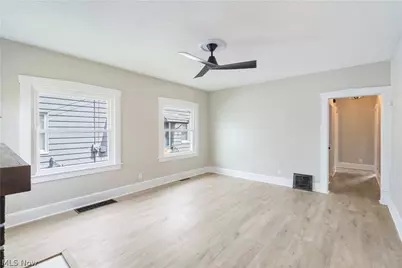 27 Erskine Avenue, Youngstown, OH 44512 - Photo 3