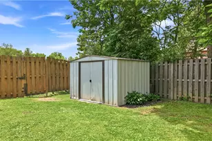 16728 Parkview Ave, Lake Milton, OH 44429 - Photo 21