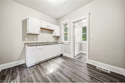 1637 Holyrood Road, Loveland, OH 44106 - Photo 43
