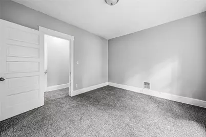1637 Holyrood Road, Loveland, OH 44106 - Photo 21