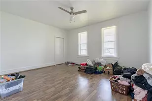 64 Diamond Ave, Barberton, OH 44203 - Photo 3