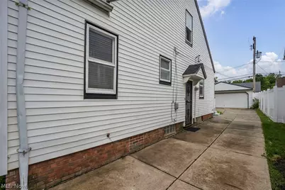 15907 Walden Avenue, Loveland, OH 44128 - Photo 47