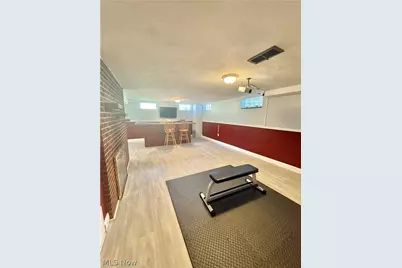 1407 W Valentine Circle NW, Canton, OH 44708 - Photo 13