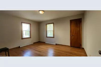 517 Evans Avenue, Akron, OH 44310 - Photo 7