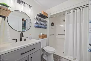 1135 Royal Dr, Amherst, OH 44001 - Photo 13