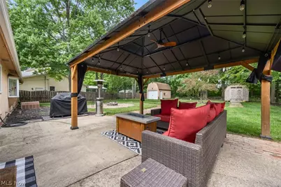 1135 Royal Drive, Amherst, OH 44001 - Photo 27