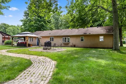 1135 Royal Drive, Amherst, OH 44001 - Photo 25