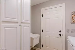 5423 Charleston Dr, Valley City, OH 44280 - Photo 27