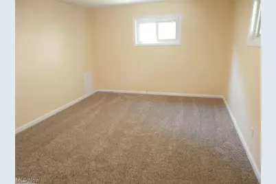 23551 S Woodland Road, Huber Heights, OH 44122 - Photo 21