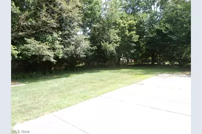 23551 S Woodland Road, Huber Heights, OH 44122 - Photo 9