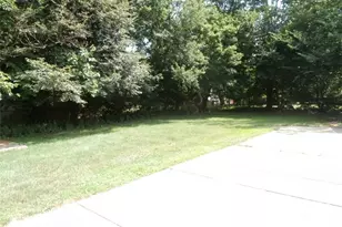 23551 S Woodland Rd, Huber Heights, OH 44122 - Photo 9