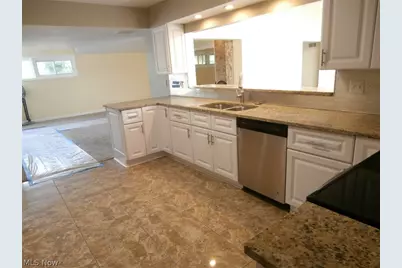 23551 S Woodland Road, Huber Heights, OH 44122 - Photo 11