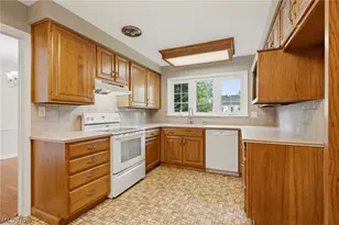 3546 Overhill Dr NW, Canton, OH 44718 - Photo 17