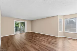 361 Village Pointe Dr, Akron, OH 44313 - Photo 11
