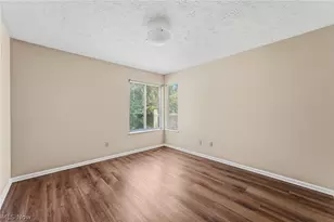 361 Village Pointe Dr, Akron, OH 44313 - Photo 19