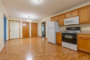 2919 Cliftmont Ave NE, Canton, OH 44705 - Photo 9