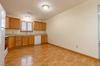 2919 Cliftmont Avenue NE, Canton, OH 44705 - Photo 11