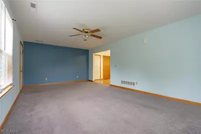 2919 Cliftmont Avenue NE, Canton, OH 44705 - Photo 5
