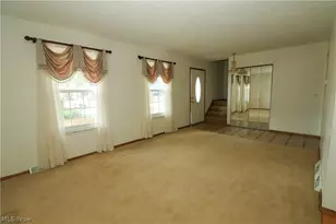 537 Howells Ct, Eastlake, OH 44095 - Photo 3