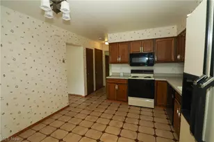 537 Howells Ct, Eastlake, OH 44095 - Photo 7