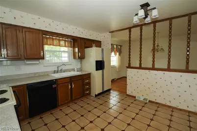 537 Howells Court, Eastlake, OH 44095 - Photo 9