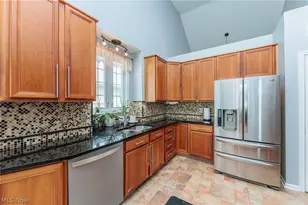 3933 Hedgewood Dr, Medina, OH 44256 - Photo 3