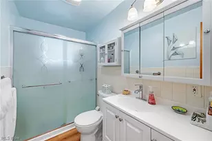 1024 Oakwood Dr, Elyria, OH 44035 - Photo 17