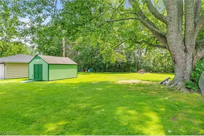 1024 Oakwood Drive, Elyria, OH 44035 - Photo 3