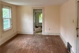 296 Grace Ave, Akron, OH 44320 - Photo 7