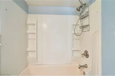 7091 Akron Avenue NW, New Franklin, OH 44614 - Photo 17