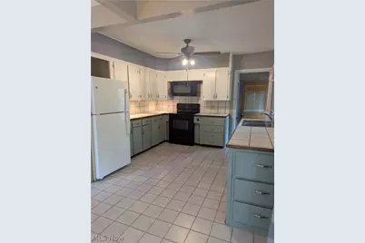 7091 Akron Avenue NW, New Franklin, OH 44614 - Photo 13