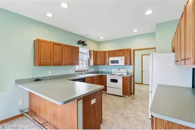173 Saint Charles Place, Elyria, OH 44035 - Photo 15