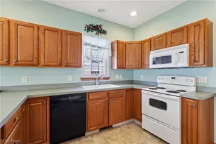 173 St Charles Pl, Elyria, OH 44035 - Photo 17