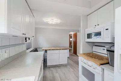 30426 Thomas Street, Willowick, OH 44095 - Photo 9